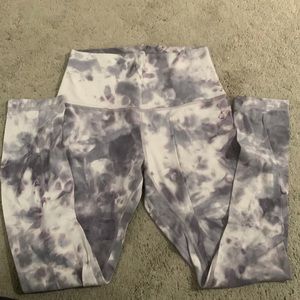 Lululemon leggings size 6